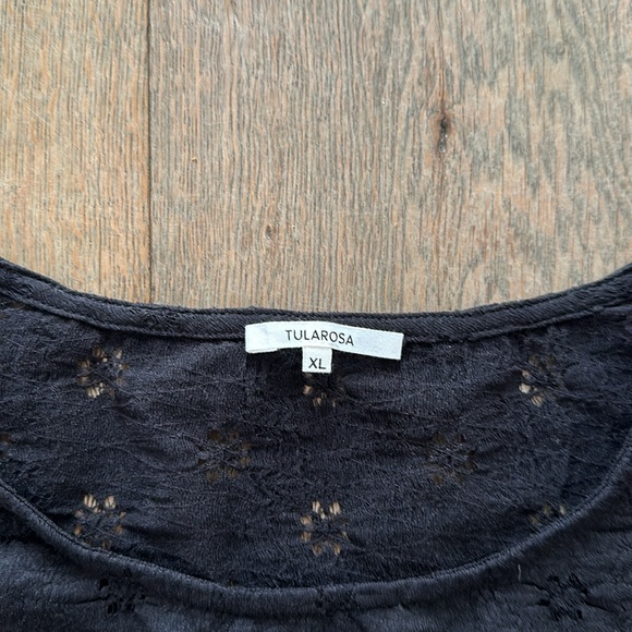 Tularosa - Elise Top in Black - Picture 2 of 5